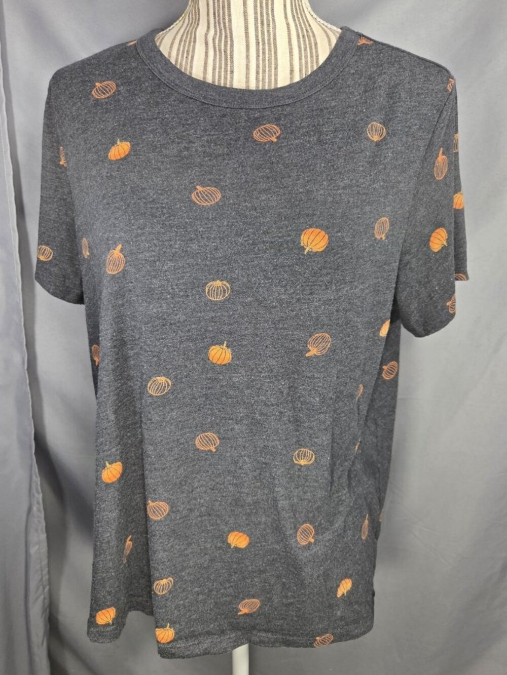 Old Navy Everywear Grey Orange Pumpkins Print Cotton Short Sleeve Tee Size Large